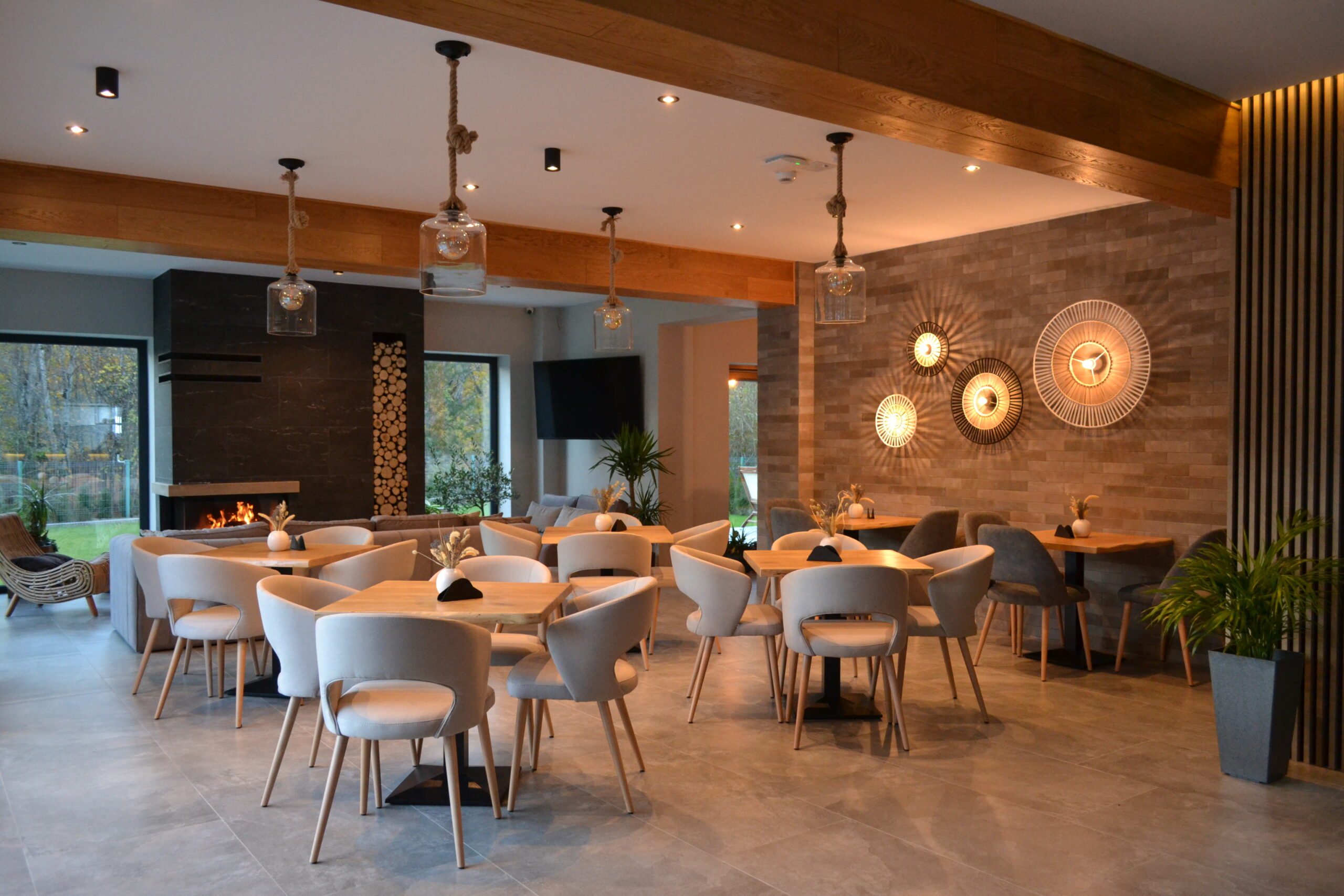 Dining elegant
